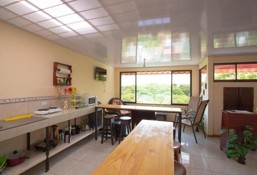 غرفة ديلوكس, Flor De Katty Hostel Airport