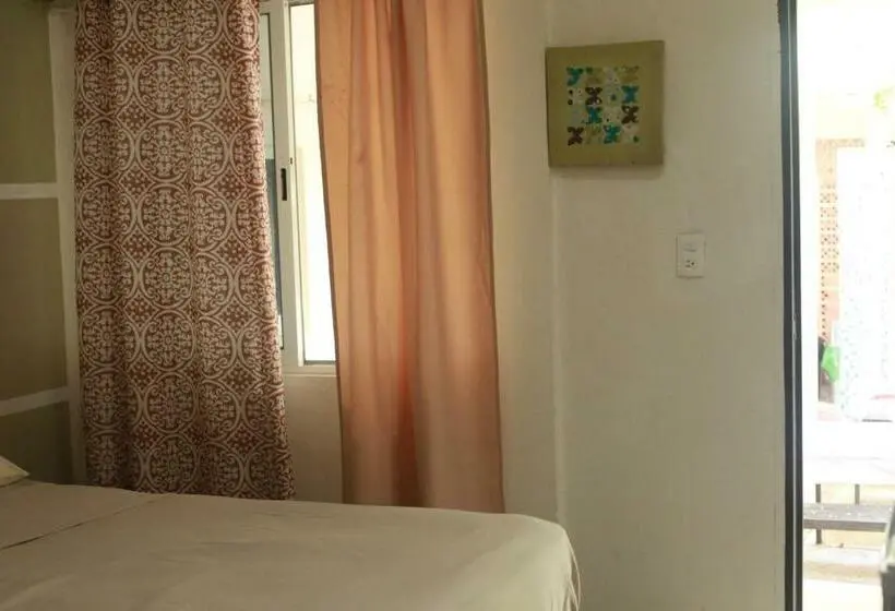 اتاق لوکس, Bea Rooms And Studios
