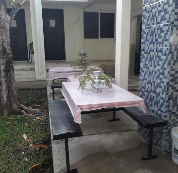 经济房, Bea Rooms And Studios