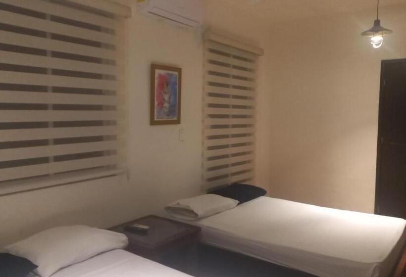 استودیوی لوکس, Bea Rooms And Studios