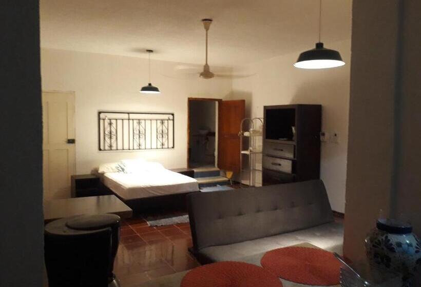 اتاق راحتی سه تخته, Bea Rooms And Studios