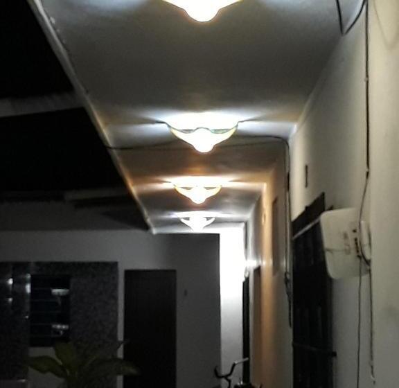 标准工作室, Bea Rooms And Studios