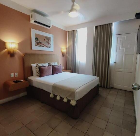 חדר לארבעה סטנדרטי עם מרפסת, Tropicus Boutique