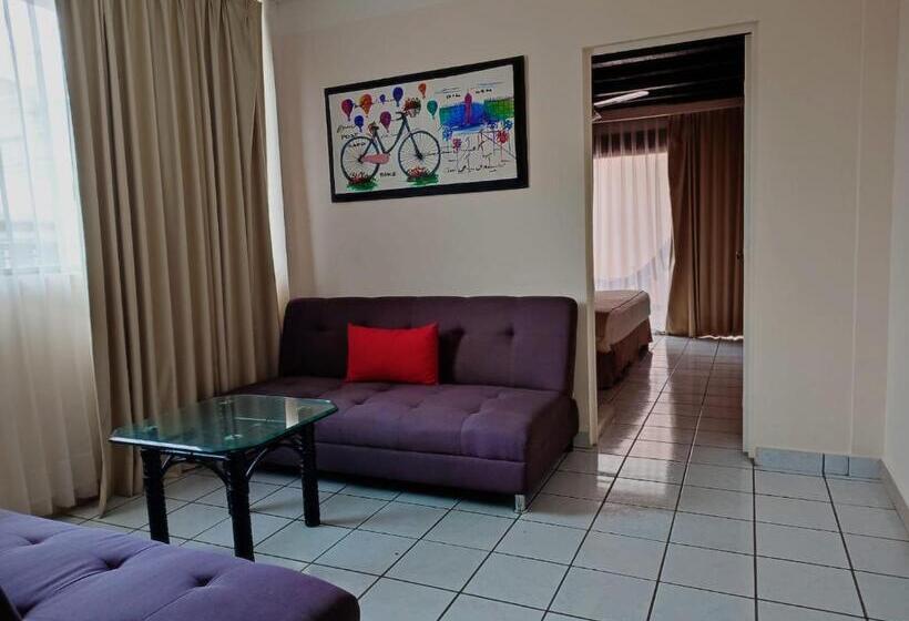 סוויטה עם טרסה, Tropicus Boutique