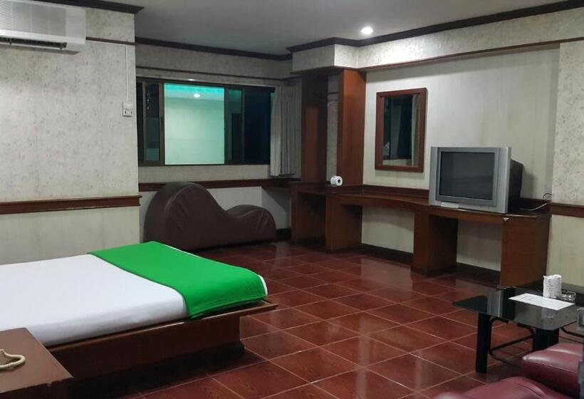 استودیوی استاندارد, West Wing Mansion