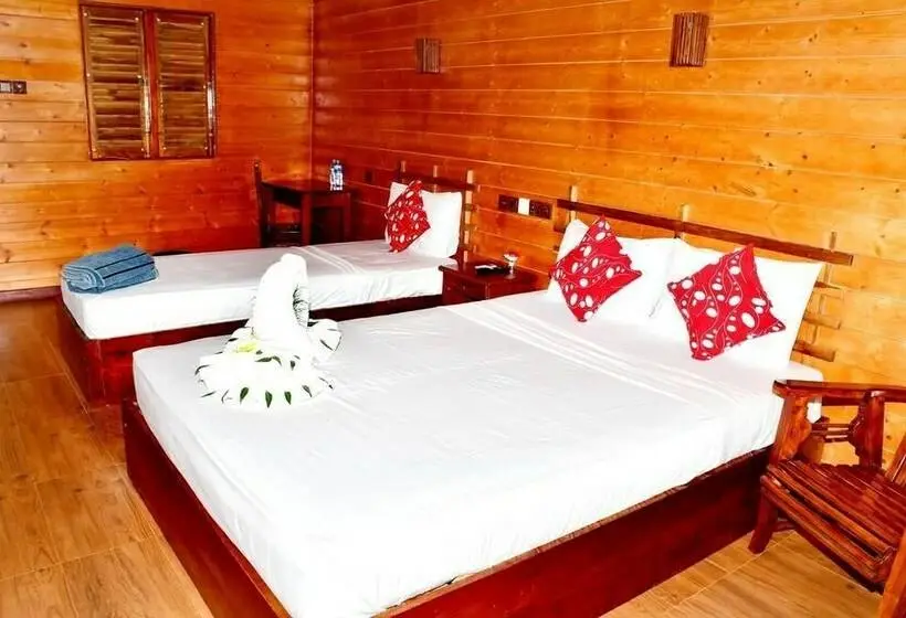 Economy Triple Room, Anandas Beach Resort
