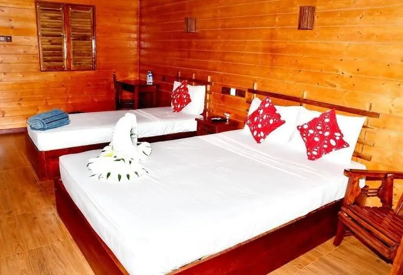 Economy Triple Room, Anandas Beach Resort