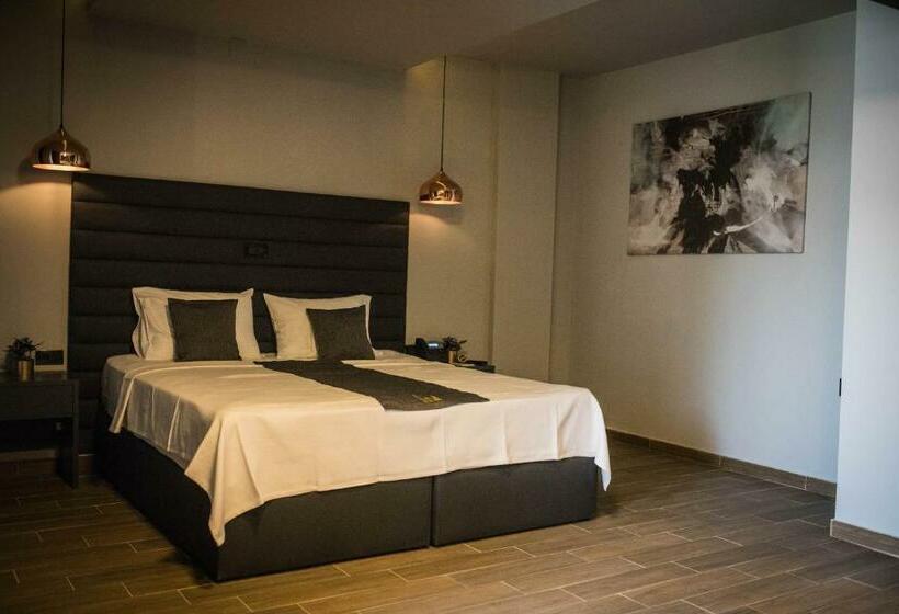 اتاق لوکس با بالکن, International Palace