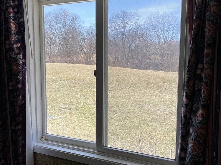 غرفه قياسيه سريرين مزدوجين, Burr Oak Motel