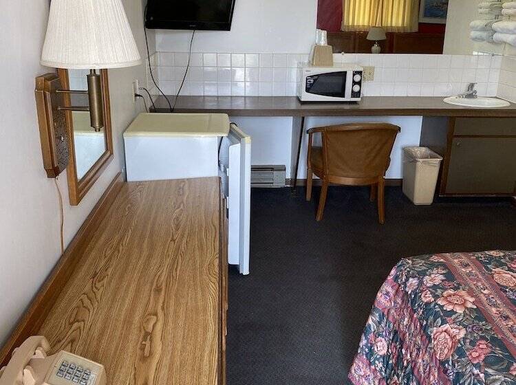 غرفه قياسيه سريرين مزدوجين, Burr Oak Motel