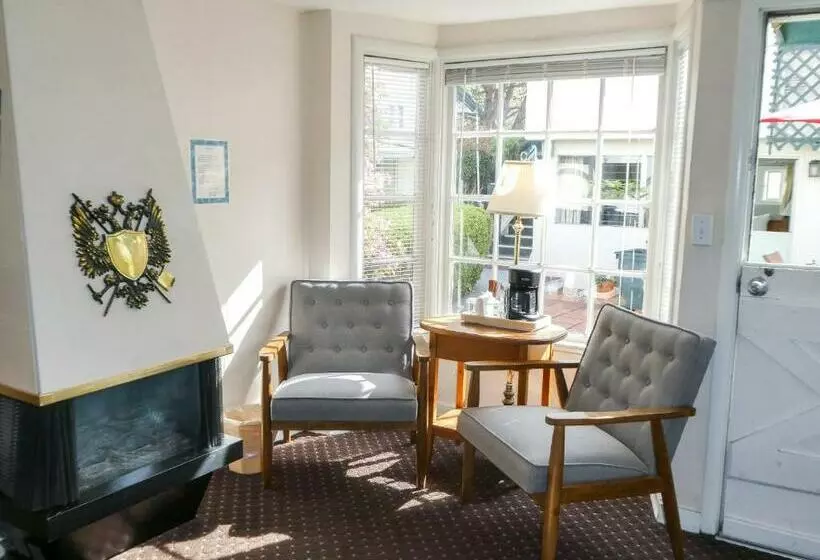 اتاق استاندارد, Carmel Fireplace Inn