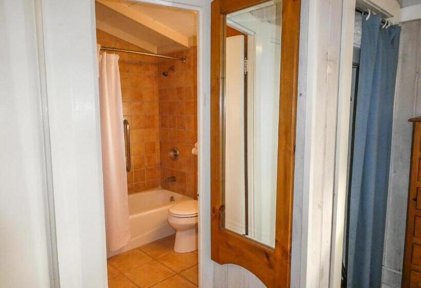 스탠다드 룸 킹사이즈 침대, Carmel Fireplace Inn