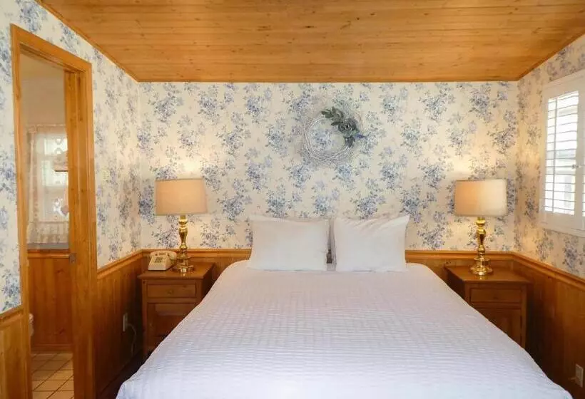 اتاق لوکس, Carmel Fireplace Inn