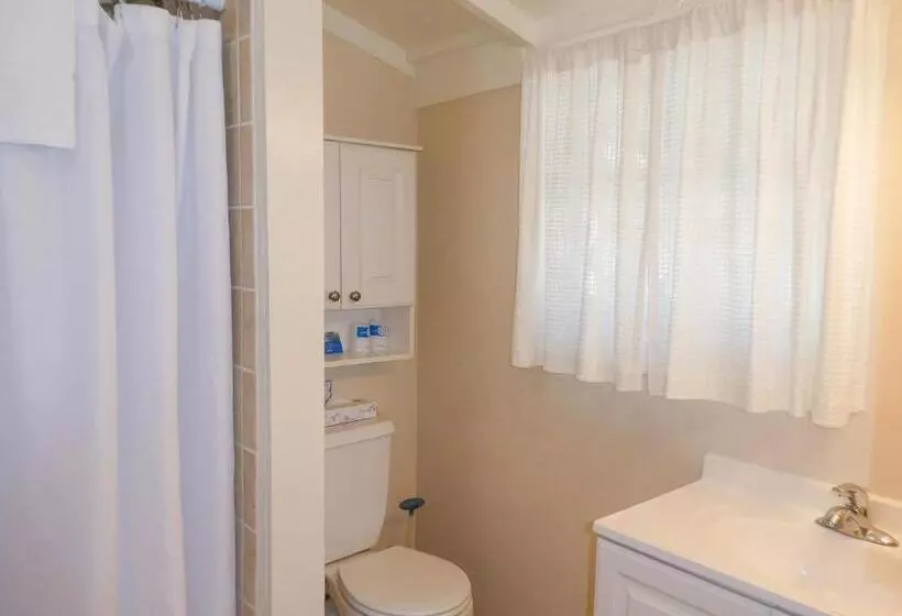 اتاق استاندارد با چشمانداز باغ, Carmel Fireplace Inn