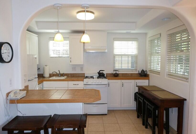 침실 1개 주택, Carmel Fireplace Inn