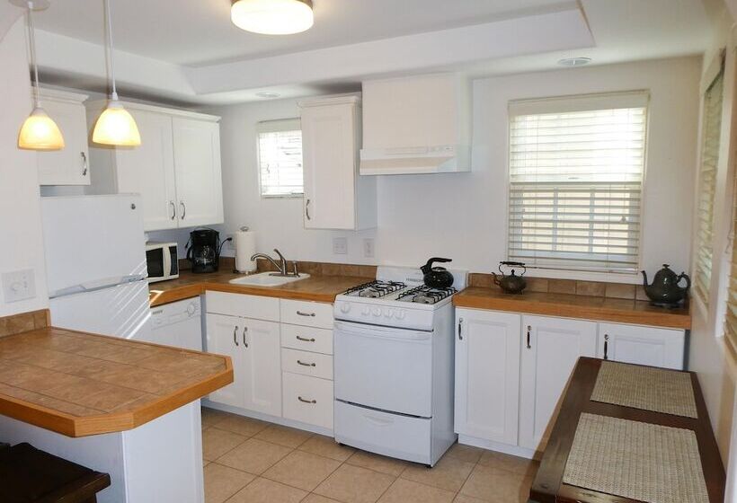 침실 1개 주택, Carmel Fireplace Inn