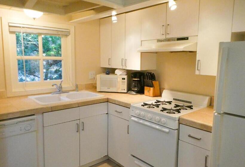 침실 1개 주택, Carmel Fireplace Inn