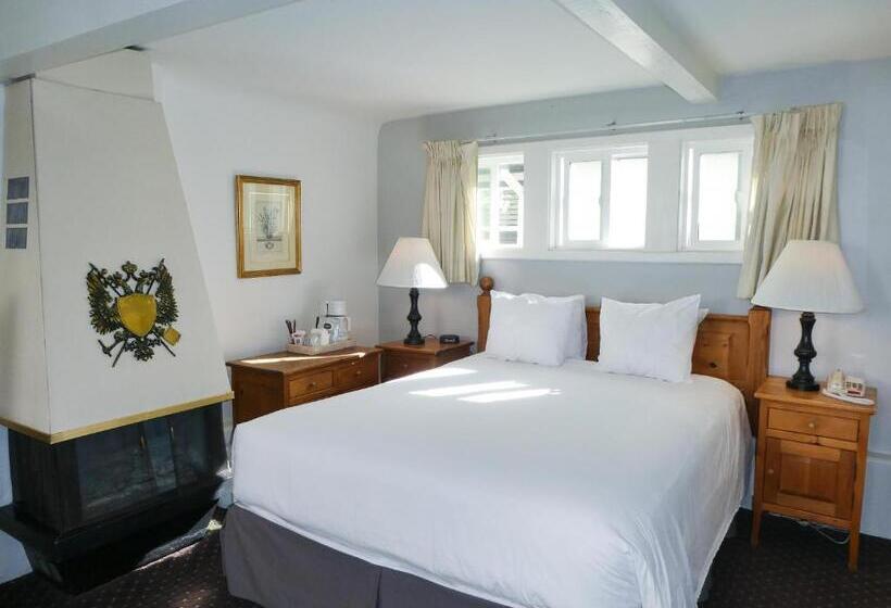 Номер Стандарт, Carmel Fireplace Inn