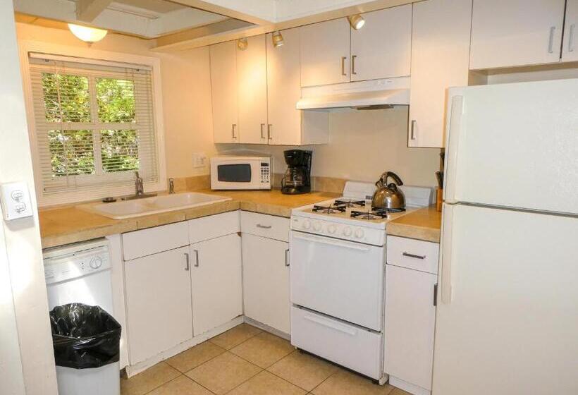 침실 1개 주택, Carmel Fireplace Inn