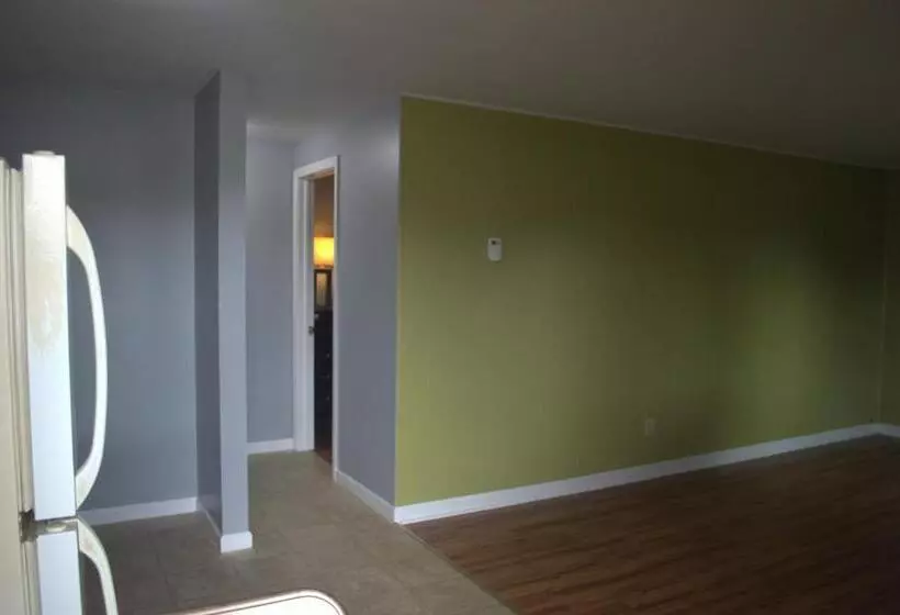 １ベッドルームアパートメント, Carrier Motor Lodge