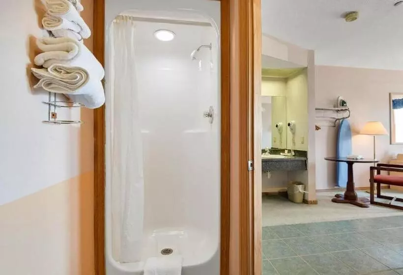 ハイドロマッサージバス付きスイート, Casa Loma Economy Inn