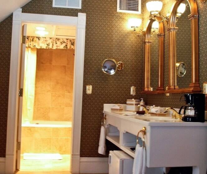 Полулюкс, Cliff House At Pikes Peak