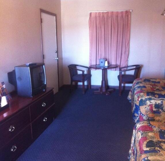 キングサイズベッドのスタンダードルーム, Red Carpet Inn