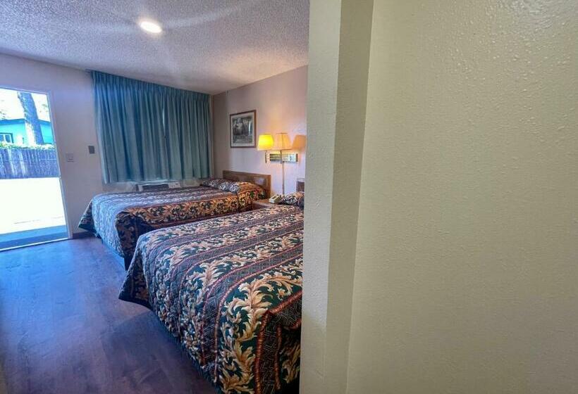 ２ダブルベッドのスタンダードルーム, Regency Inn Lakeport