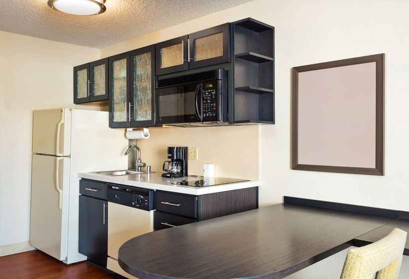 סוויטה, Sonesta Simply Suites Dallas Galleria