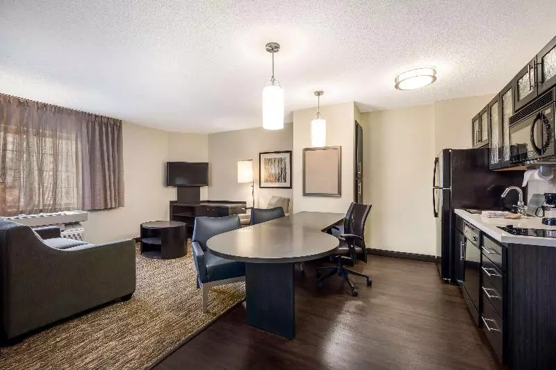 身障者適用スイートルーム, Sonesta Simply Suites Dallas Galleria