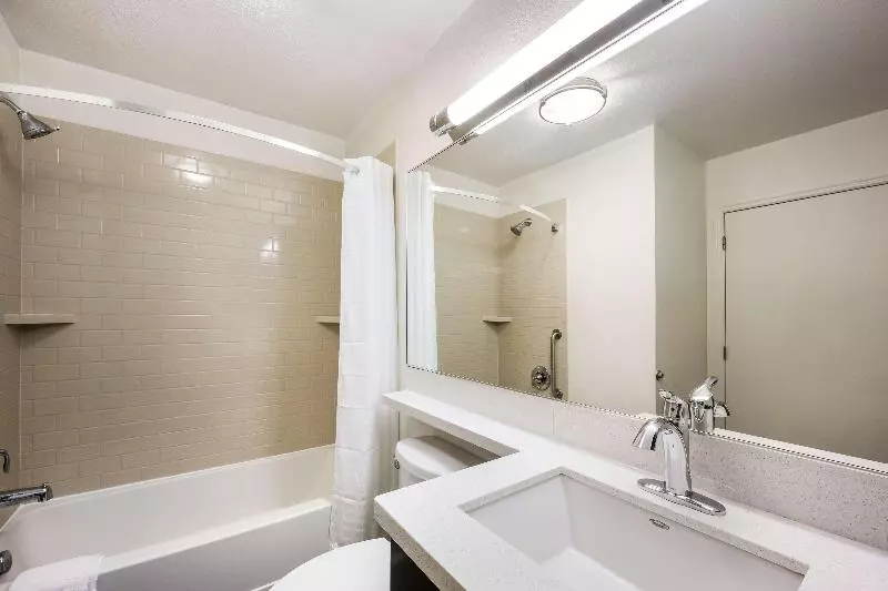 スイート, Sonesta Simply Suites Phoenix Tempe
