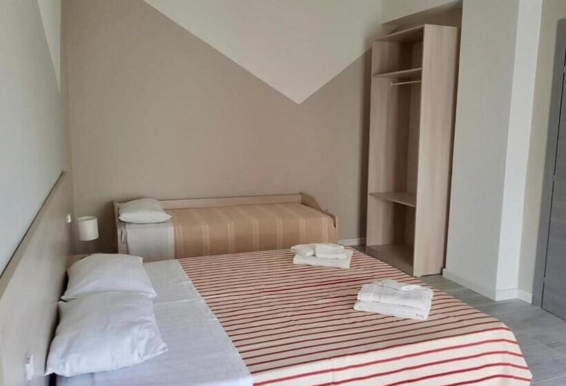 四人标准间, Naranja