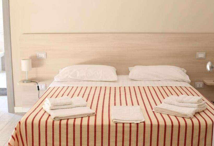 四人标准间, Naranja