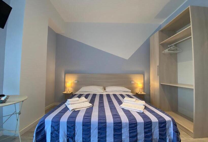 标准三人间, Naranja