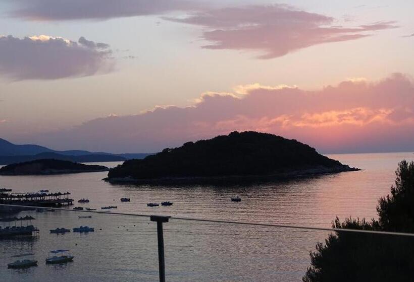 جناح سرير كينج, King Hotel Ksamil