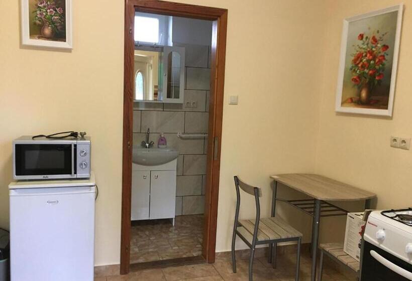 اتاق سوپریور سه تخته, Napfény Apartman