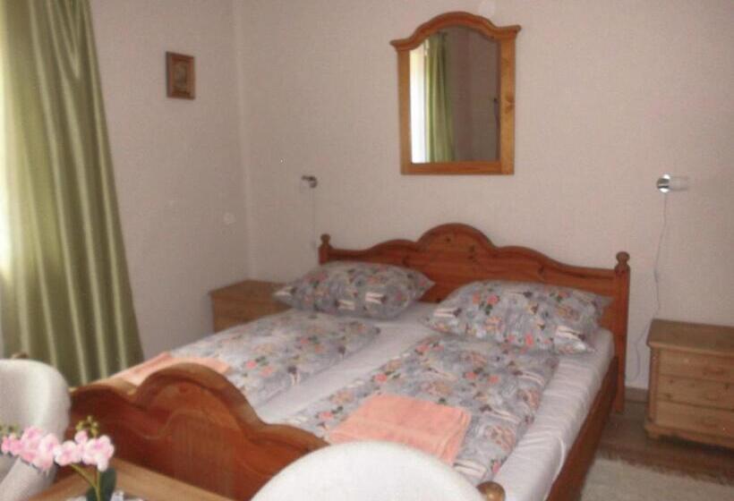 Superior Trippelrum, Napfény Apartman