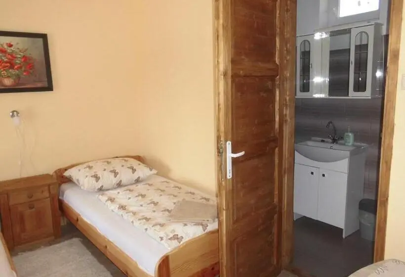 スタンダードルーム, Napfény Apartman