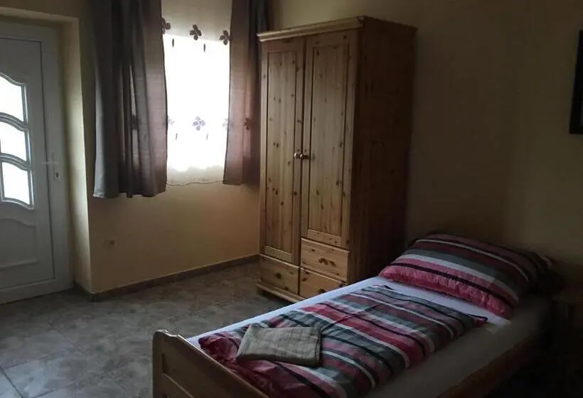 スタンダードルーム, Napfény Apartman