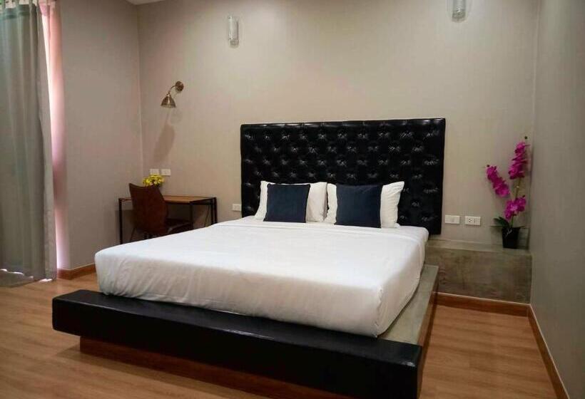 带大床的豪华间, Sawasdee​ Buriram​ Resort