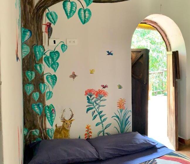 غرفة قياسية ثلاثية, El Refugio Hostel Curití