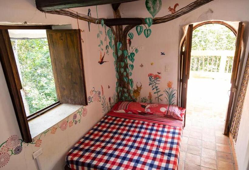 غرفة قياسية ثلاثية, El Refugio Hostel Curití