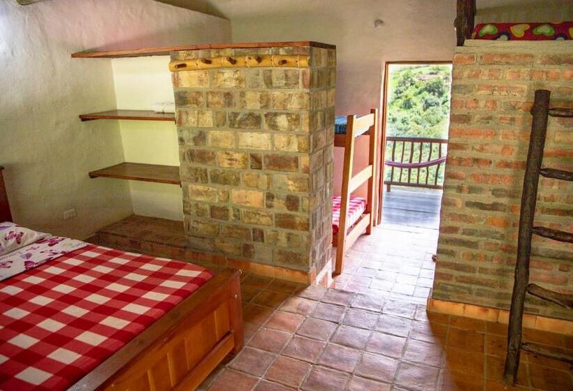 كابينة, El Refugio Hostel Curití