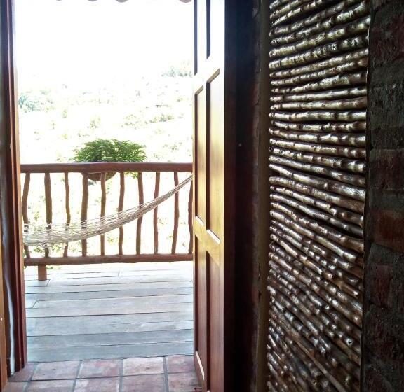 كابينة, El Refugio Hostel Curití