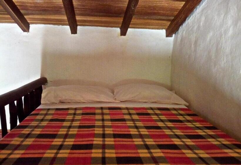 كابينة, El Refugio Hostel Curití