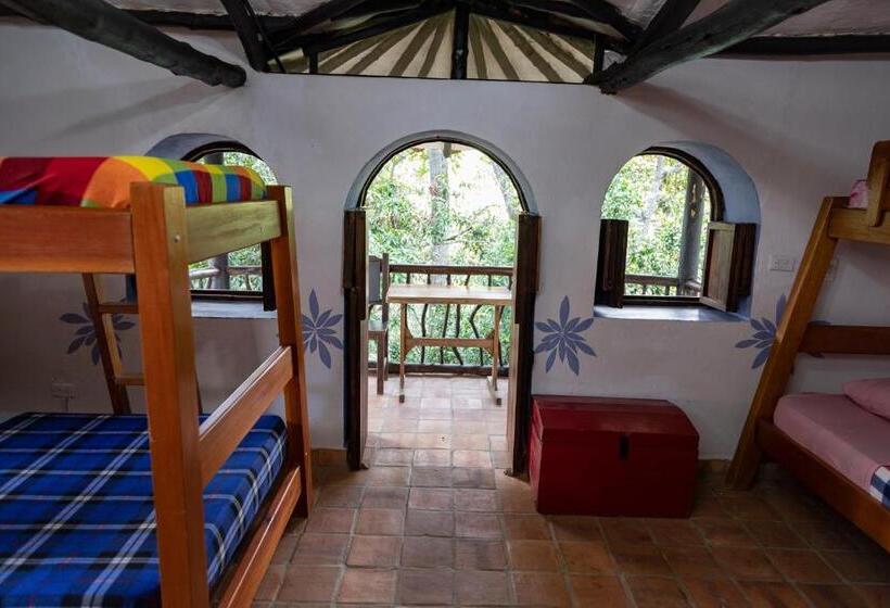 Кровать в Общей Комнате, El Refugio Hostel Curití