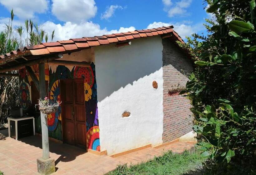 كابينة, El Refugio Hostel Curití