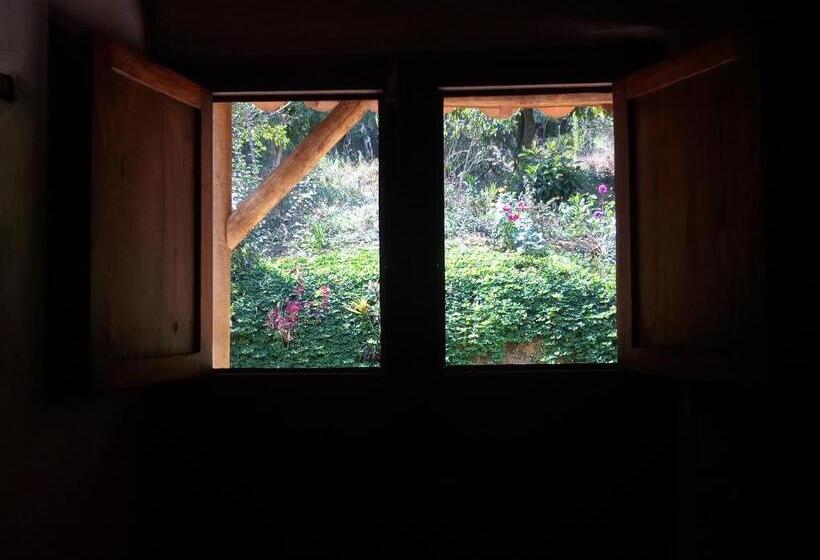Хижина, El Refugio Hostel Curití