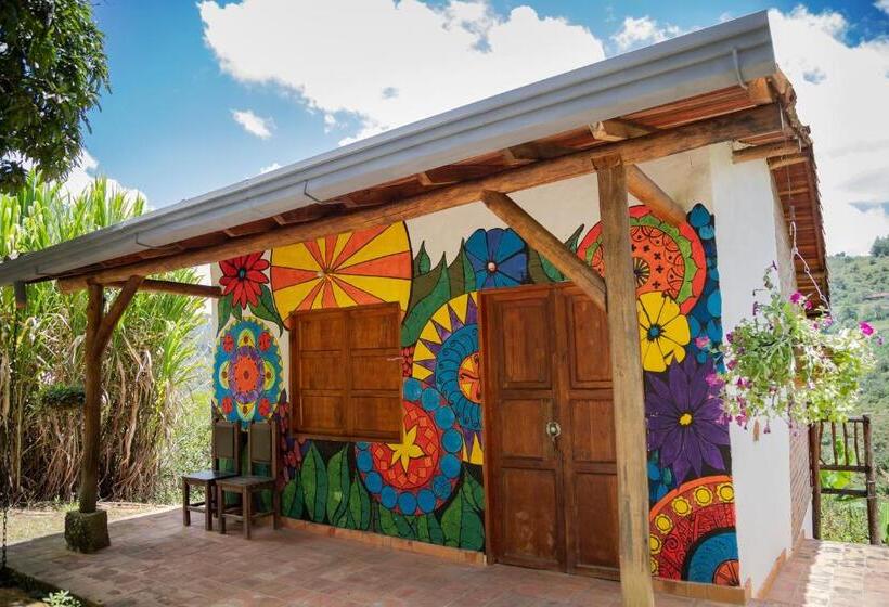 كابينة, El Refugio Hostel Curití