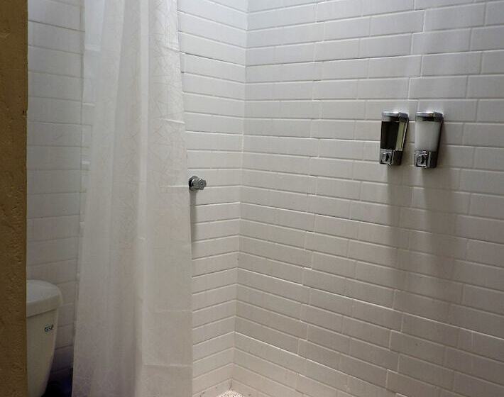 اتاق استاندارد, Guaya Hostel